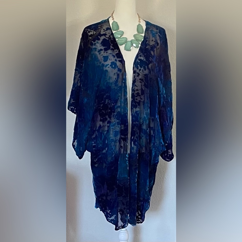 VINTAGE cover. Tropical Tantrum of Maui, 3/4-length cape, flocked blue/purple